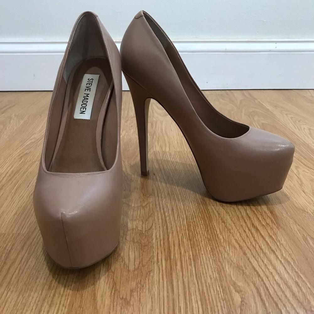 Steve Madden Deja Vu Nude Platform Pumps/Heels - Picture 2 of 4